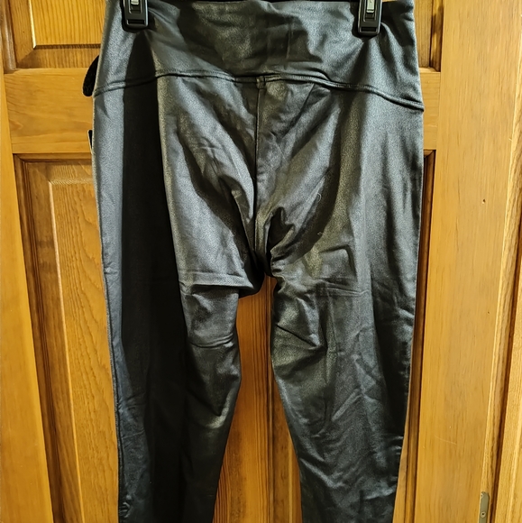 DG2 faux leather look large leggings - Picture 4 of 7